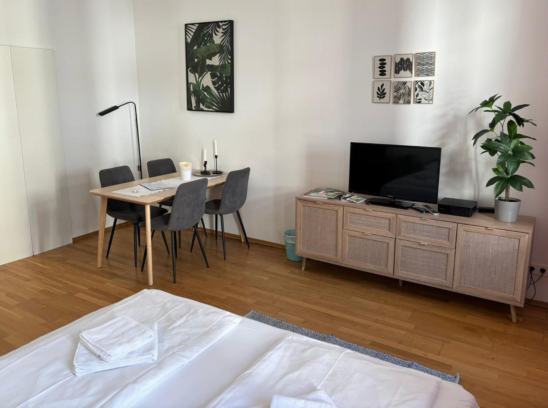 Casa Nostra - Helle Wohnung - Direkt Am Augarten Wiedeń Zewnętrze zdjęcie